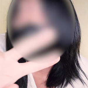 長髪男子がデカチンコを擦りまくって自慰行為でねっとり精子を発射！