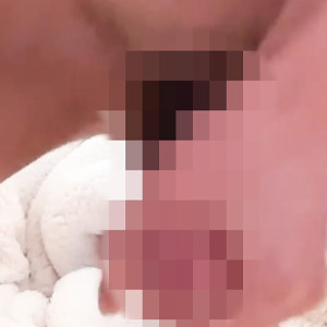 上反りデカチン握りしめてシコりまくるイケメンボーイ