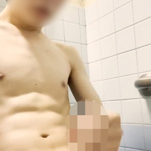 19cmオーバーのデカチンを持つ鍛えた腹筋が美しい凪の初登場オナニー！