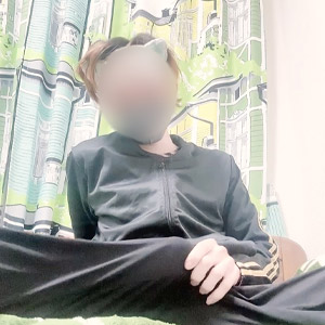 何度見ても飽きない可愛さも垣間見れるイケメン奏斗がアナル丸見えで勃起チンコを扱きまくってオナる